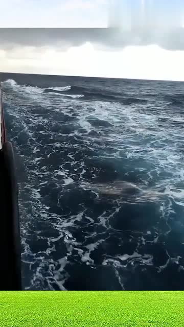 深海恐惧症勿进!大西洋涌浪比想象中还要可怕,看得人头晕目眩