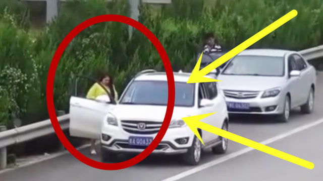 高清实拍高速变自家厕所妙龄少女当街撒尿让人恶心