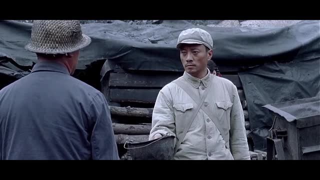 集结号:谷子地到煤场找兄弟尸骨!意外发现这事!当场发飙!