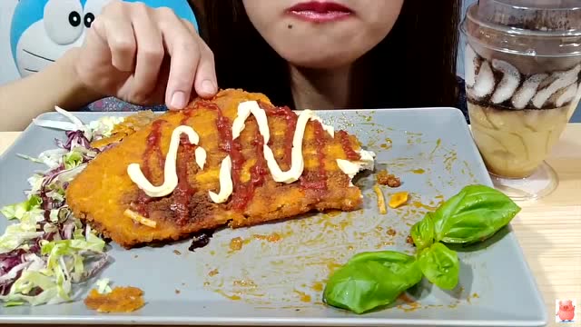 大胃王吃播:小姐姐吃的是鸡排吗