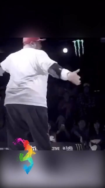 谁说胖子不能跳街舞?胖舞者一个动作震惊在座观众.