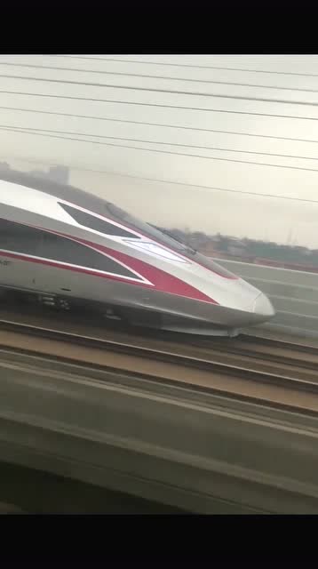 第一次见这样的红神龙复兴号,开眼了,厉害了我的国!