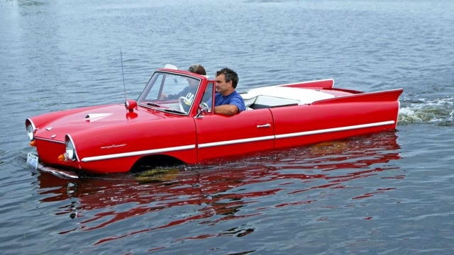 4辆世界上最奇怪的汽车,开着汽车去游泳