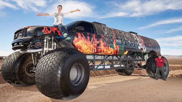 世界最牛极限越野车,重6.8吨10米长,看着像个怪物车!