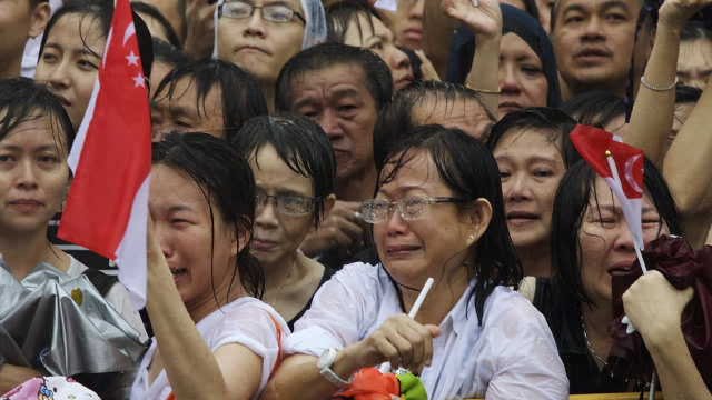 究竟发生了什么?大批美国华人集体回国,海关:拦都拦不住!