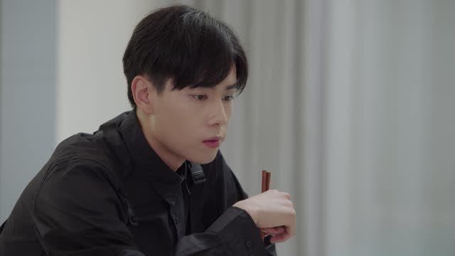 亲爱的热爱的:韩商言看到鸡腿不吃饭,戴风不知道自己错在哪