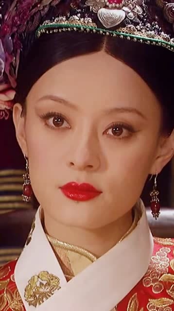 孙俪在甄嬛传上的妆容堪称绝美,俪子的眼睛水汪汪的,真的很美