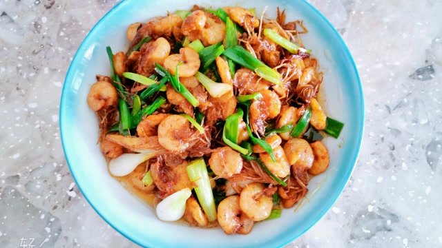 可以当零食吃的香煎虾仁,喷香美味,一口一个停不下来了