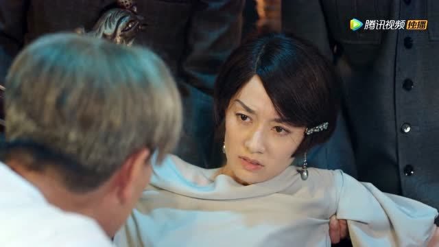 《旗袍美探》结局:丁如山要以血换血的方法让女儿起死回生,苏雯丽凶