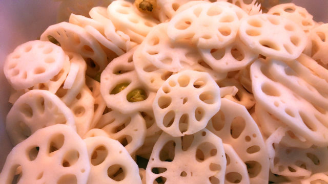 群友试吃凉拌菜素藕,嚼在嘴里嘎嘣嘎嘣脆,真香