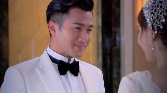 千金女贼:蒋心拍照时故意扮鬼脸,逗笑白正擎,太调皮了