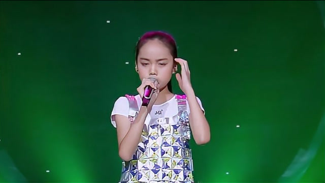 汤晶锦一首《酒干倘卖无》,开口高音震撼全场,曹格听得一脸享受