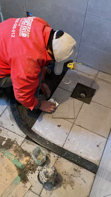 看看瓦工师傅是怎么安装地漏的,绝对是干货!
