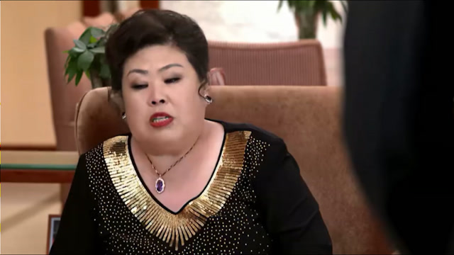 等你爱我:富婆仗着自己有钱,在酒店里养狗,谁知被狠狠打脸