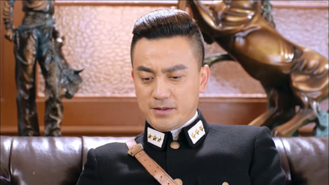 杜明海身为名门望族,摆平黑白两道轻轻松松,在码头横行霸道