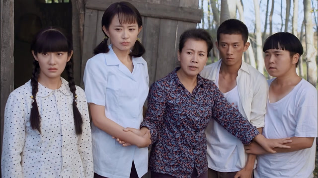 青谷子:方格饶二牤子一马,没想到二牤子不知悔改,等着蹲大牢吧