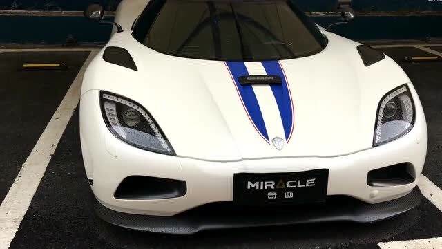 白色的柯尼塞格agerar