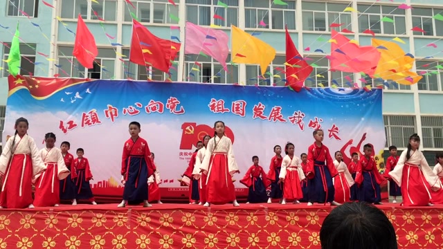 三年级 六一少儿舞蹈 《百花香》