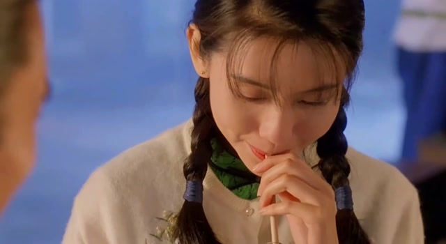 《人皮灯笼2》男子通过一盆水看到自己的前世爱人