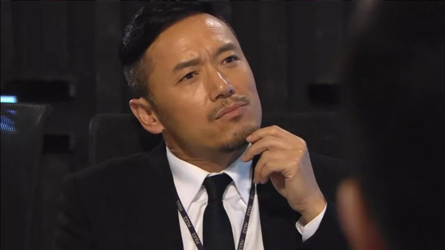 看看苗侨伟22岁到62岁的变化,帅了一辈子的男子,越老越有气质