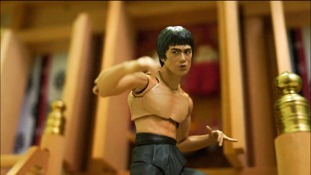 牛人用玩具将功夫巨星李小龙"复活",这打斗也太流畅了!