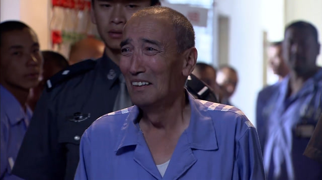 大漠高墙:囚犯终于刑满出狱,大半辈子都在监狱渡过,可怜