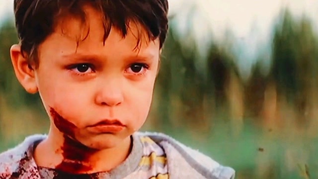 这个小男孩超能力也太恐怖了,擦眼泪的时候心都碎了#电影