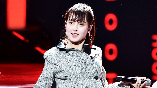 长腿李星童长靴大秀好身材!唱跳《超级冠军》燃炸了