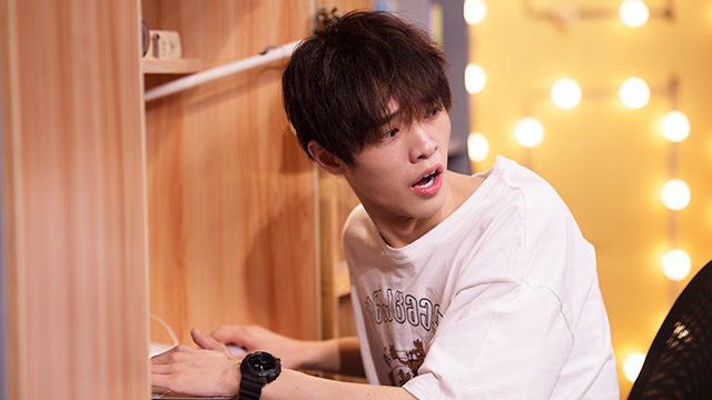 刘维施展模仿金城武,上演爆笑抢食物大战