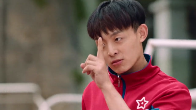 《蔚蓝50米第二季》第12集01:刘阳阳跑完步累得话都快说不来了,却嘴硬