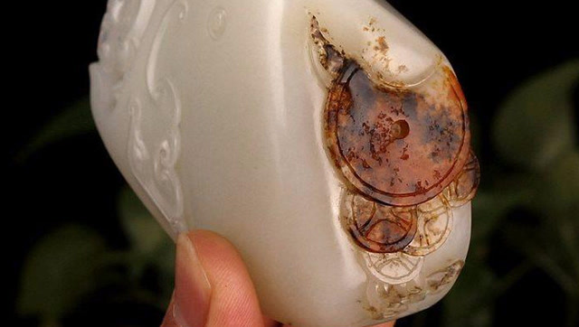 老汉终抱得和田玉归,放弃了娶二妻的想法