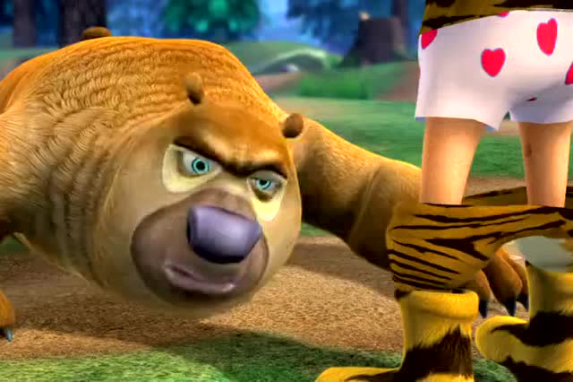 熊出没 光头强放个屁,直接把熊二臭晕到了