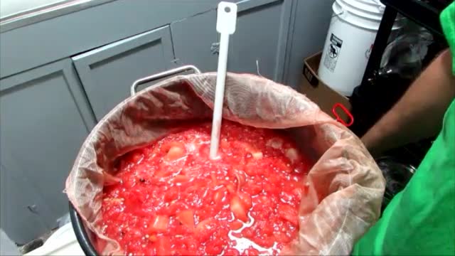 夏日凉爽饮料 西瓜酒的酿制方法