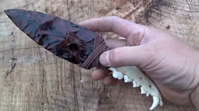 古人制作原始石刀需要三代人如今只要1小时