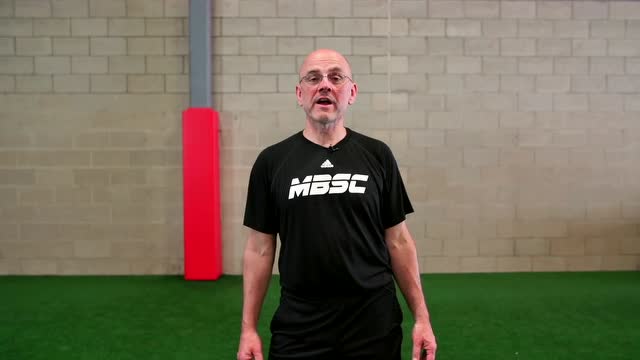 动作学院#mike boyle:运动员应不应该做过头推举?