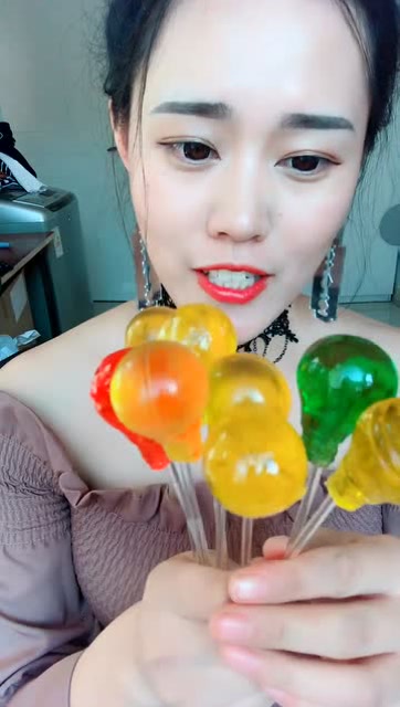 网红灯泡糖,特别漂亮,好吃极了