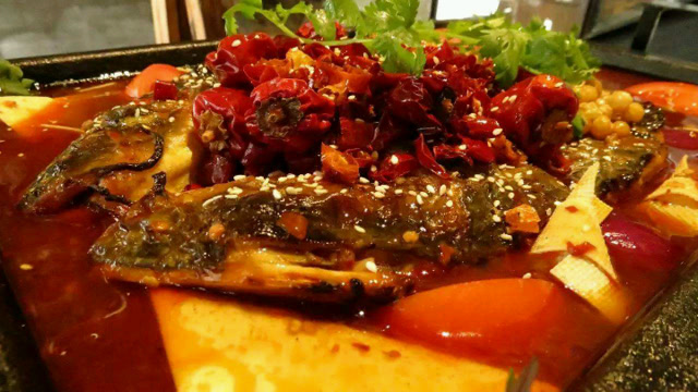 开饭了 教你做汁红味浓"香辣湄公鱼"