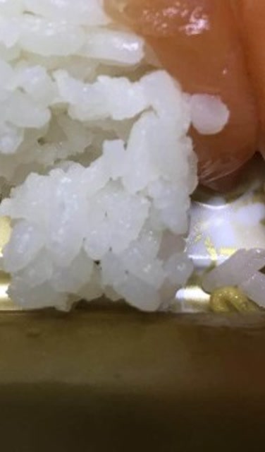 长沙山姆会员商店三文鱼寿司吃出活虫