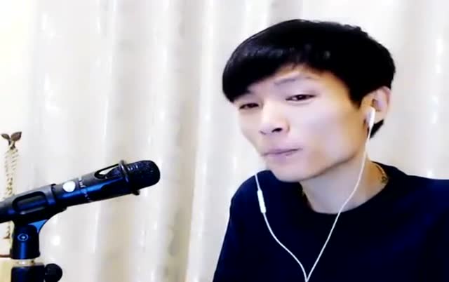 励志歌手王亮演唱《往事只能回味》,听完一遍还想再听一遍