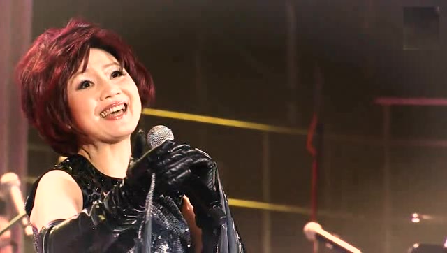 年近60岁的张德兰,再唱成名曲《鲜花满月楼》一开声全场都陶醉了