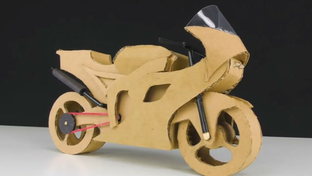 4分钟教会你制作手工纸板摩托车,微视和抖音同款手工创意制作视频