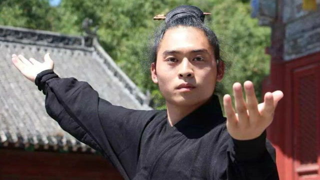 深山道士打八极拳,威猛霸气,感觉有些真功夫