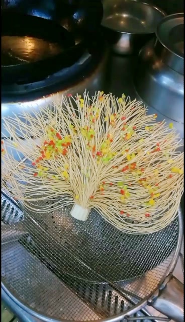 面条做的扇子,火树银花盘饰用.