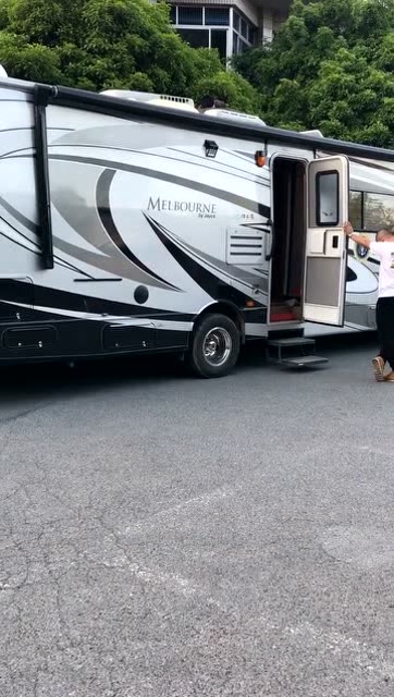 赵丽颖的房车,颖宝够气派,娱乐圈最努力的小姑娘!