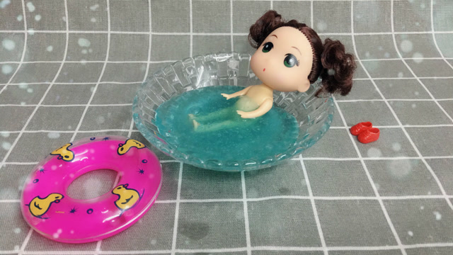 无硼砂无胶水自制芭比娃娃泡澡水,柔软不沾手拉伸效果一级棒