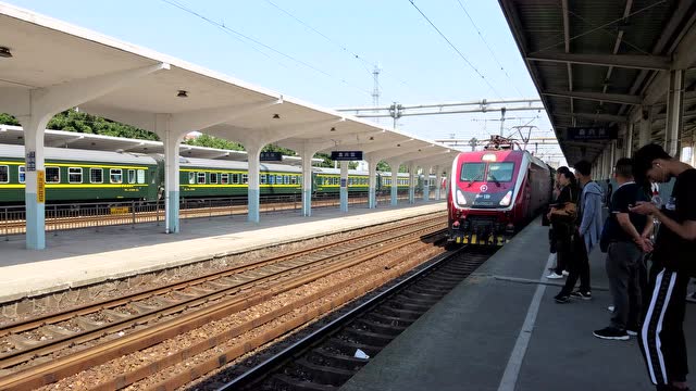 2018年10月3日 t169嘉兴站停车