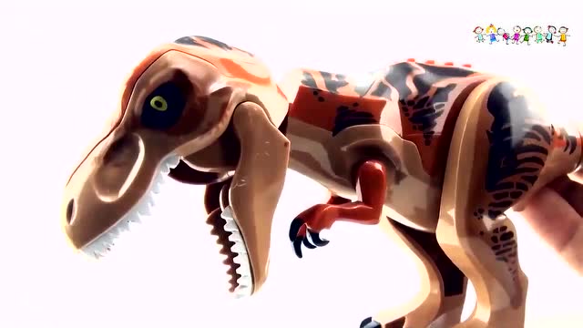 霸王龙的舌头好长,小朋友很喜欢