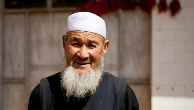 你知道撒拉族男子的穿衣习惯吗?