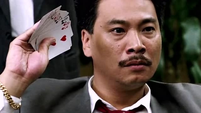 失忆赌神救小刀,被成哥挑衅:你先洗一条龙给我!