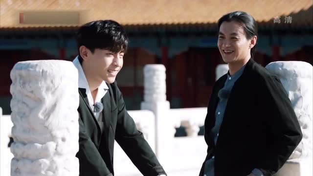 邓伦周一围交流新乾隆合力打造文创新品